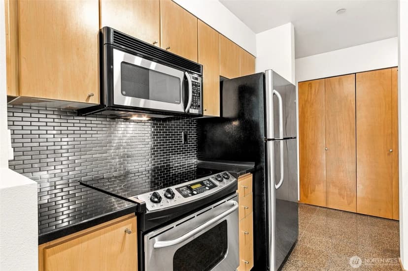 Property photo for 412 11th Avenue #303, Seattle photo 7