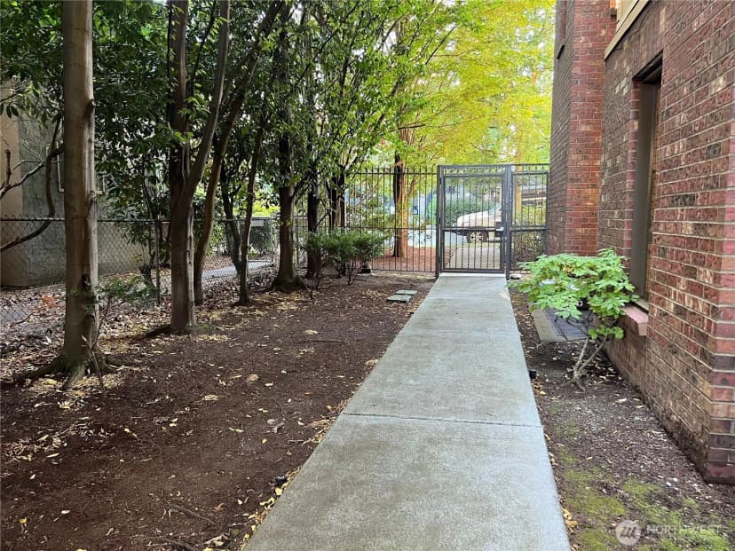 Property photo for 412 11th Avenue #303, Seattle photo 23