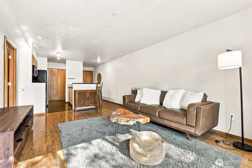 Property photo for 412 11th Avenue #303, Seattle photo 6
