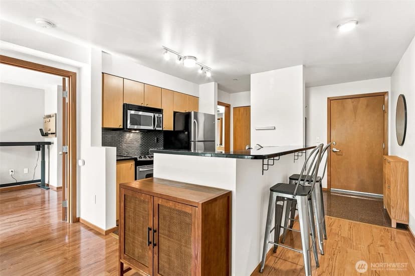 Property photo for 412 11th Avenue #303, Seattle photo 10