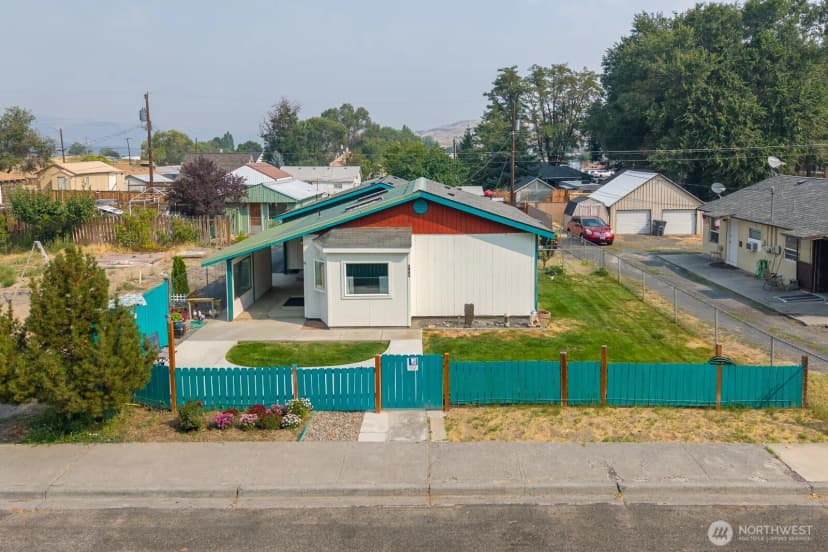 Property photo for 322 3rd Avenue Se, Soap Lake photo 28