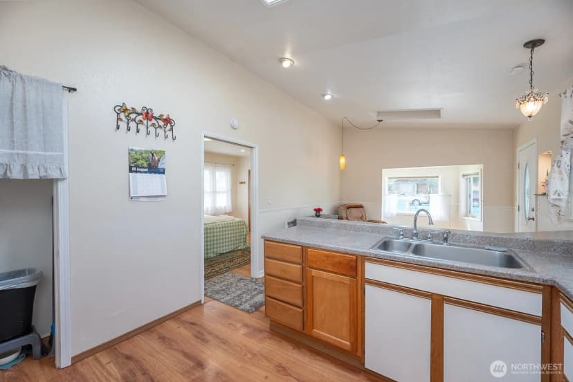 Property photo for 322 3rd Avenue Se, Soap Lake photo 10