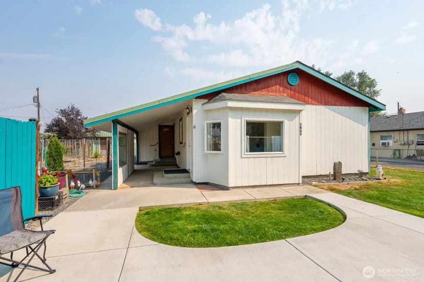Property photo for 322 3rd Avenue Se, Soap Lake photo 3