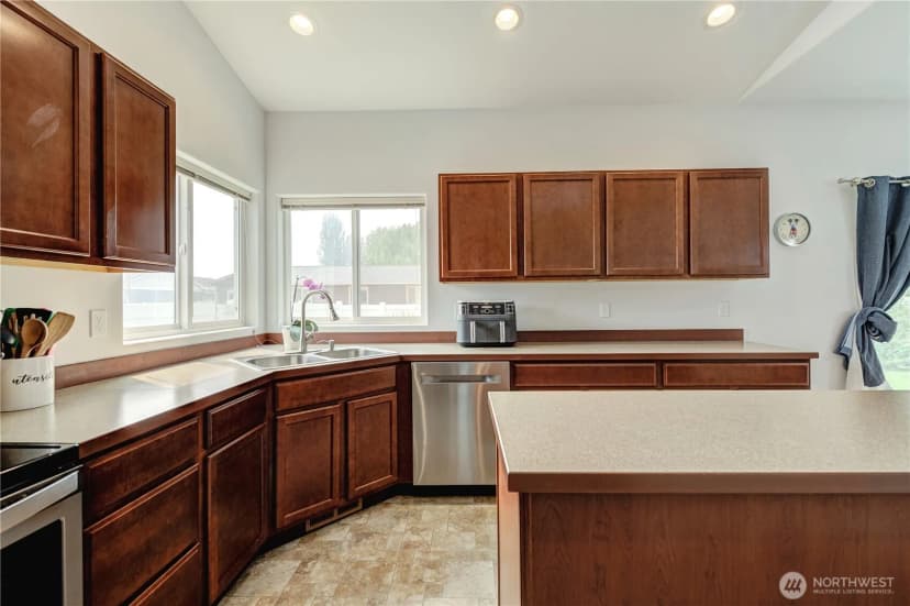 Property photo for 1474 Denny Place, Rock Island photo 5