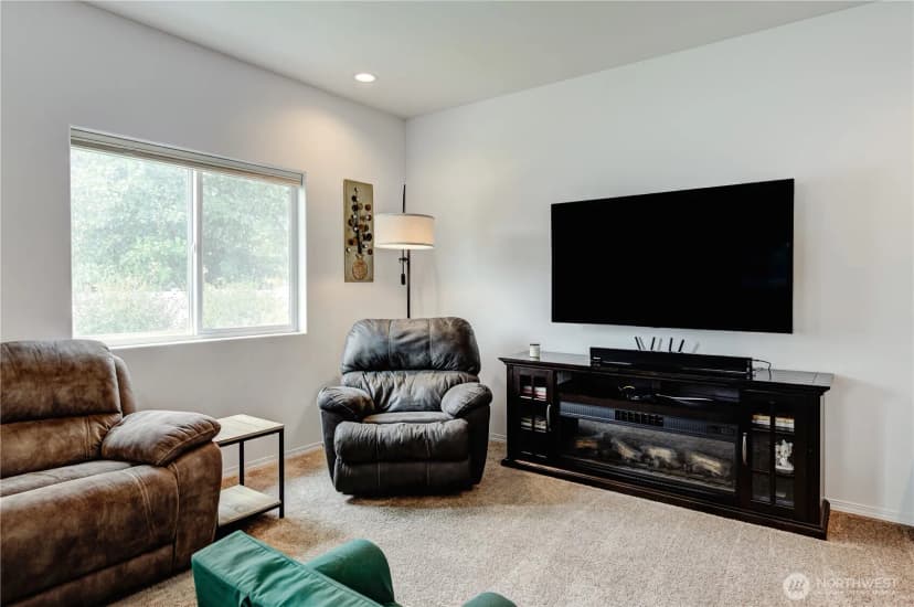 Property photo for 1474 Denny Place, Rock Island photo 11