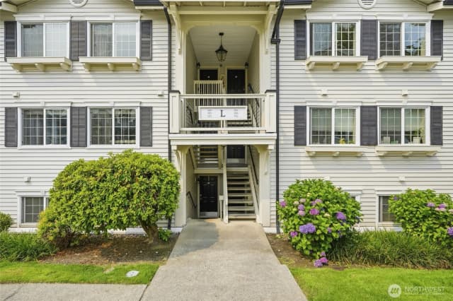 Property photo for 12404 E Gibson Road #l306, Everett photo 4