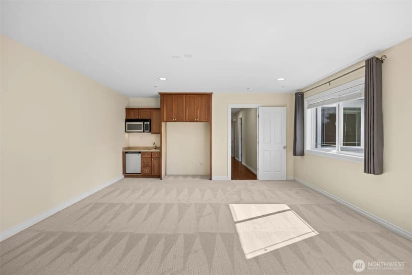 Property photo for 8821 Se 39th Street, Mercer Island photo 18