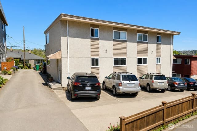 Property photo for 2707 W Jameson Street, Seattle photo 4