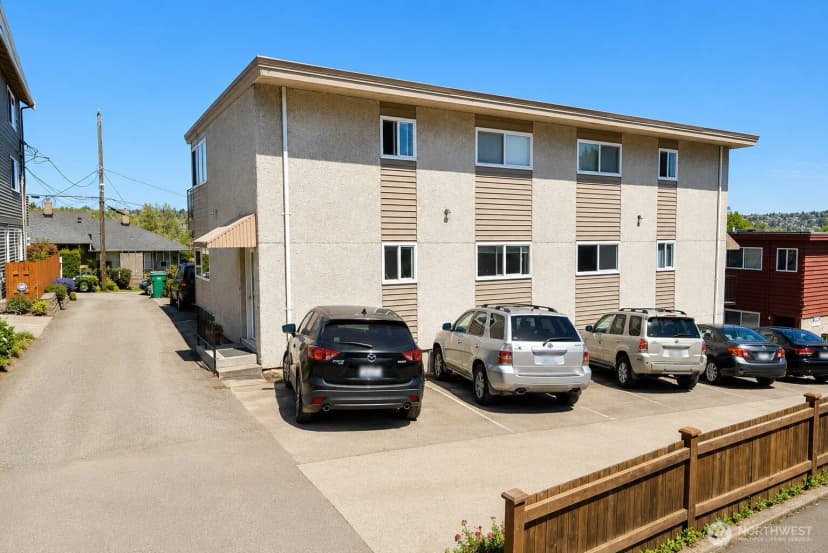 Property photo for 2707 W Jameson Street, Seattle photo 4