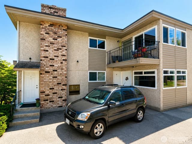 Property photo for 2707 W Jameson Street, Seattle photo 3