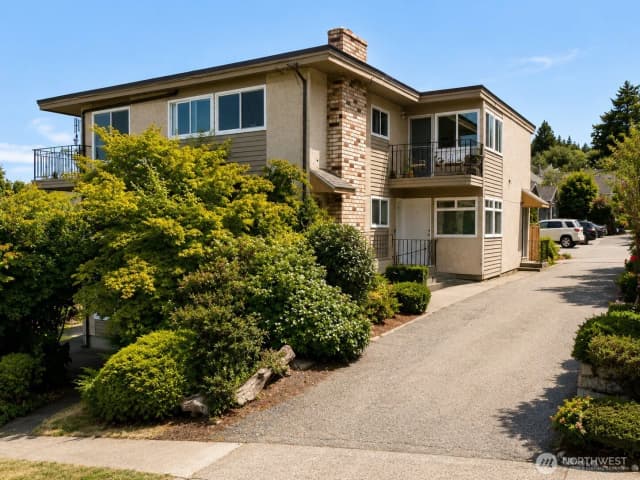 Property photo for 2707 W Jameson Street, Seattle photo 2