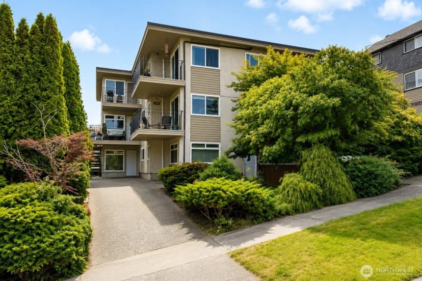 Property photo for 2707 W Jameson Street, Seattle