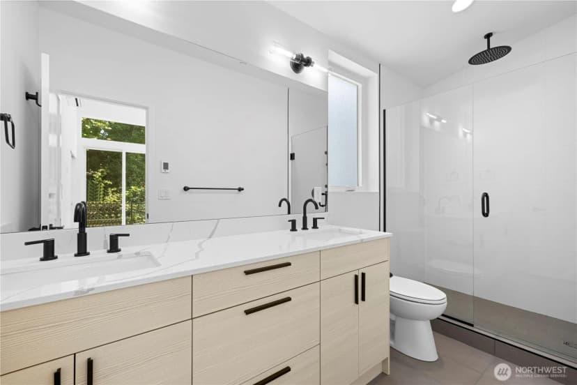 Property photo for 12013 36th Avenue Ne, Seattle photo 11