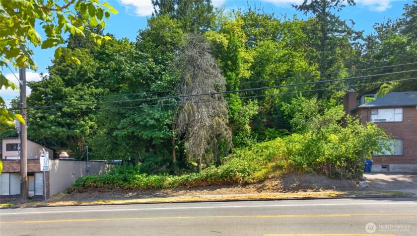 Property photo for 4040 Delridge Way Sw, Seattle photo 3