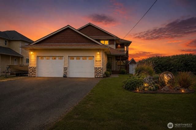 Property photo for 507 Sand Dune Avenue Sw, Ocean Shores