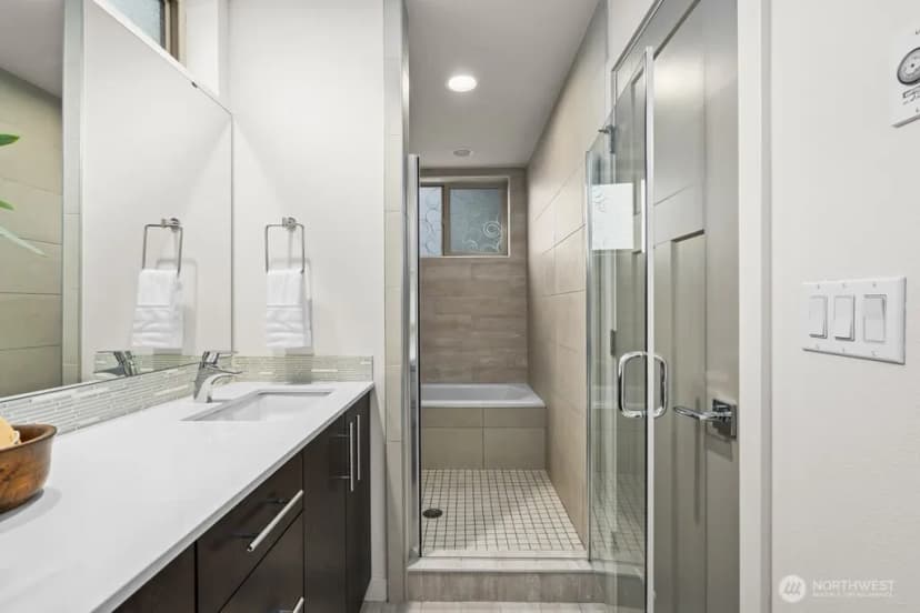 Property photo for 3818 B 23rd Avenue W #b, Seattle photo 11
