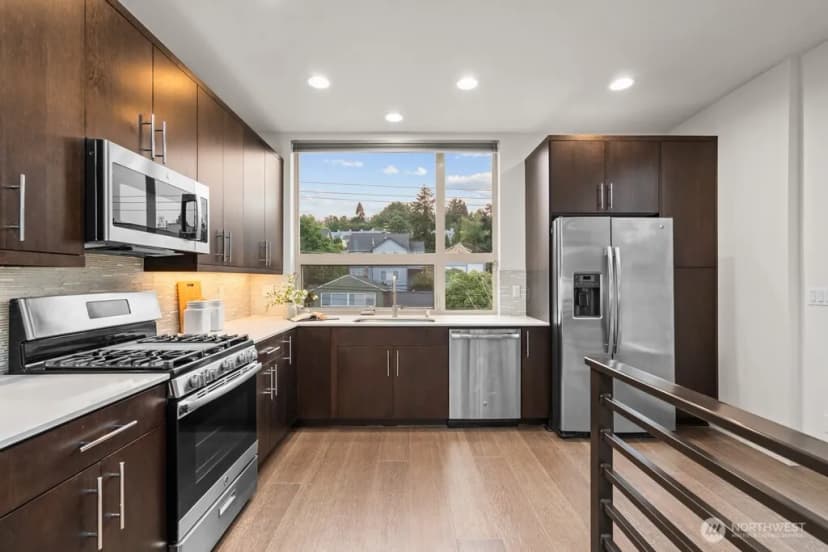 Property photo for 3818 B 23rd Avenue W #b, Seattle photo 16