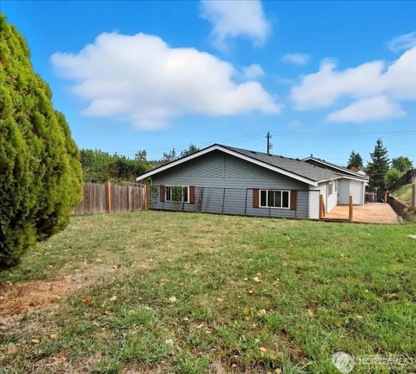 Property photo for 13633 42nd Avenue S, Tukwila photo 12