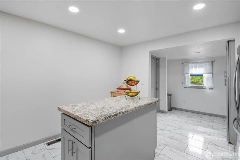 Property photo for 13633 42nd Avenue S, Tukwila photo 9