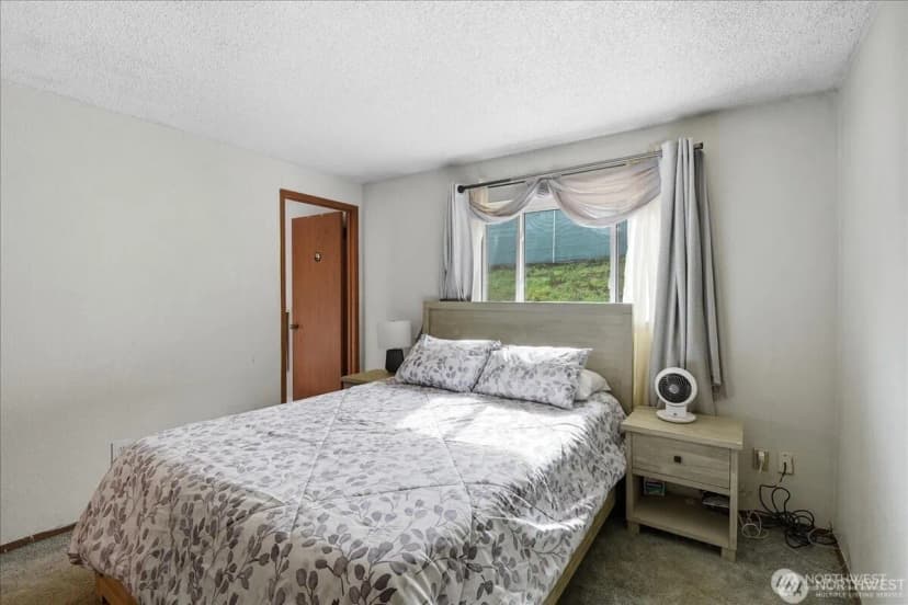 Property photo for 13633 42nd Avenue S, Tukwila photo 11