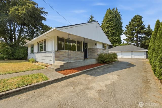 Property photo for 2016 Dickinson Avenue Nw, Olympia