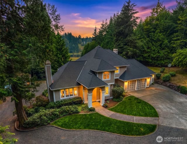 Property photo for 8826 E Meadow Lake Drive, Snohomish photo 2