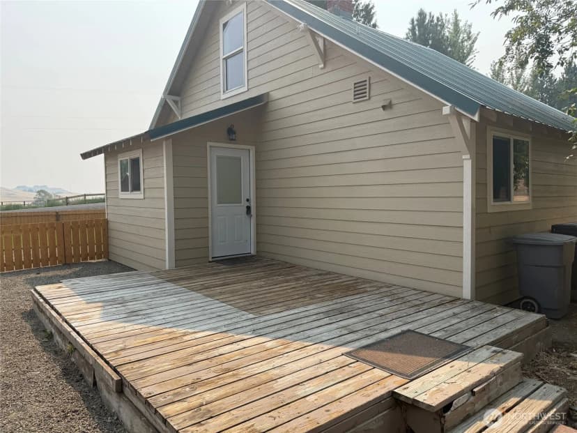 Property photo for 1200 Tibbling Road, Selah photo 2