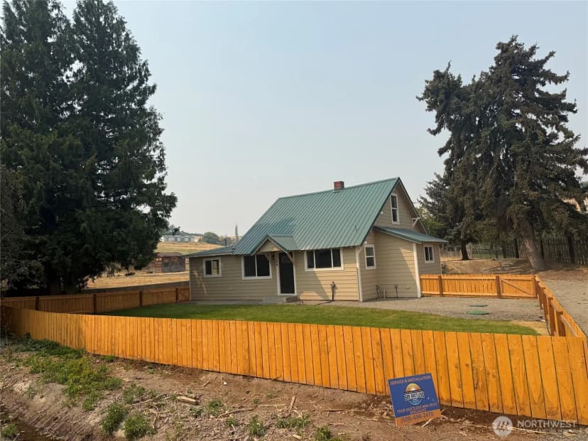 Property photo for 1200 Tibbling Road, Selah