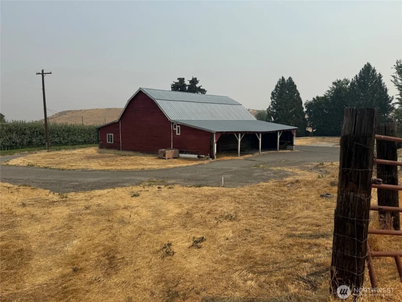 Property photo for 1200 Tibbling Road, Selah photo 22