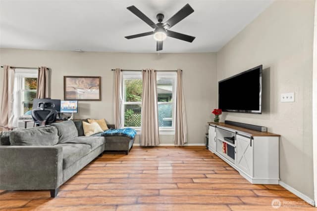 Property photo for 1315 Oxford Ave, Centralia photo 4