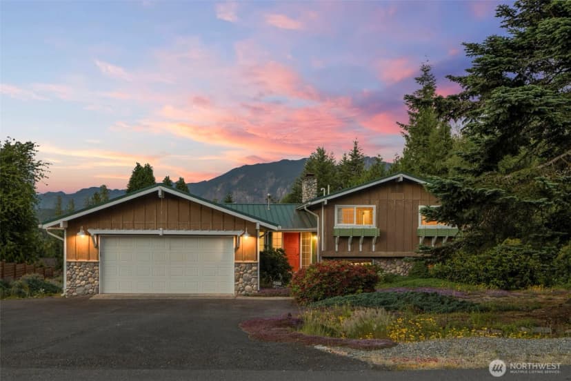 Property photo for 8516 375th Avenue Se, Snoqualmie photo 2
