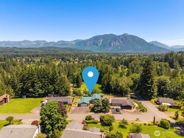 Property photo for 8516 375th Avenue Se, Snoqualmie
