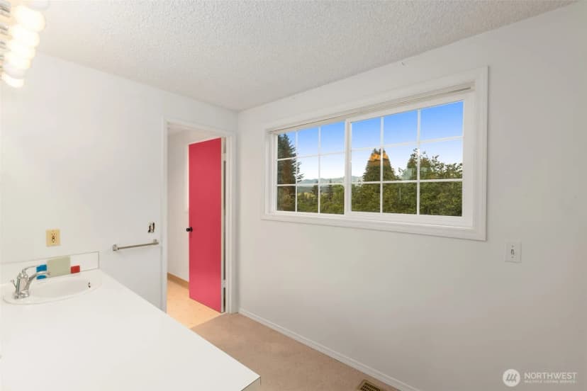 Property photo for 8516 375th Avenue Se, Snoqualmie photo 20