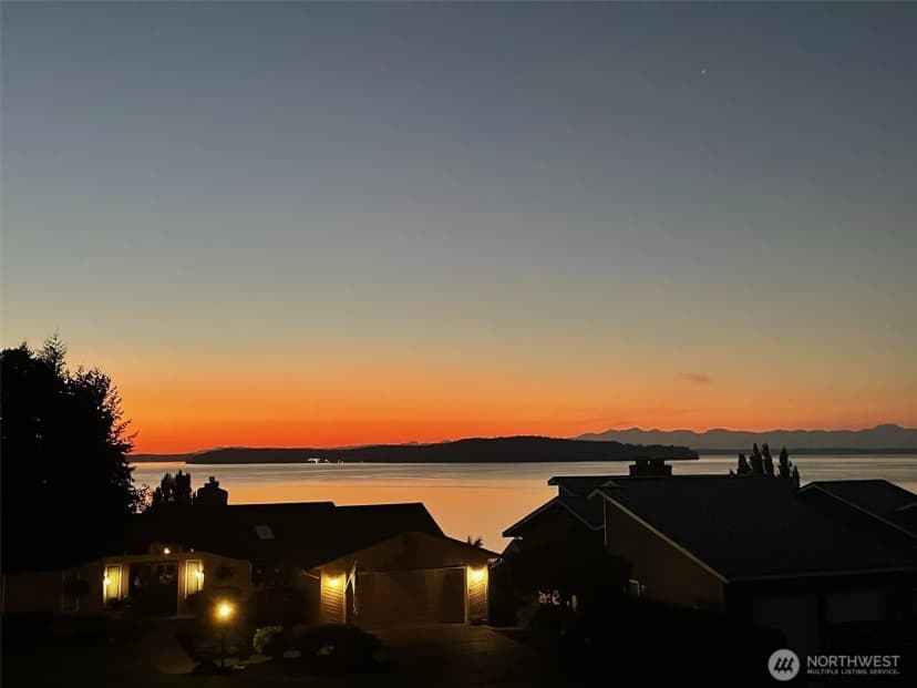 Property photo for 101 Chinook Lane #c Steilacoom, Steilacoom photo 2