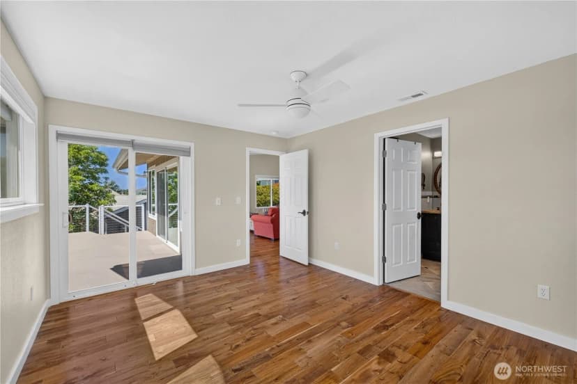Property photo for 4808 Glasgow Way, Anacortes photo 16