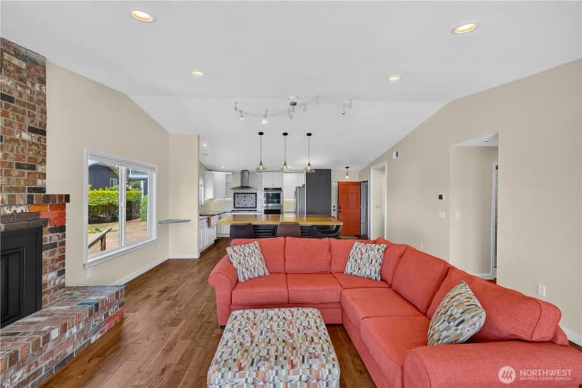 Property photo for 4808 Glasgow Way, Anacortes photo 15