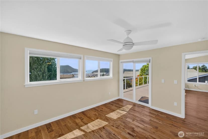 Property photo for 4808 Glasgow Way, Anacortes photo 18