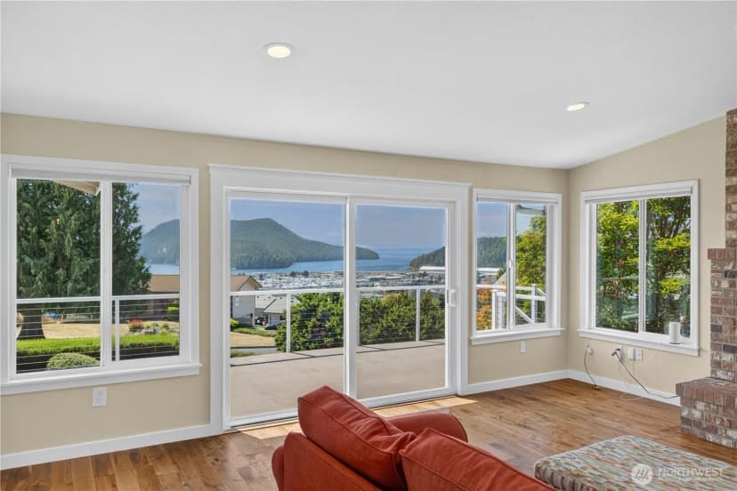 Property photo for 4808 Glasgow Way, Anacortes photo 13