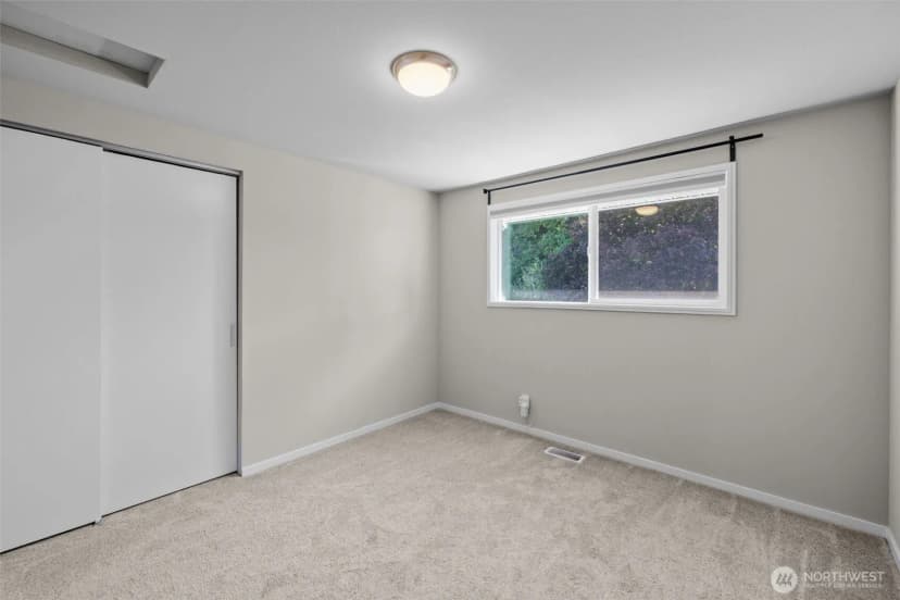 Property photo for 22912 105th Avenue Se, Kent photo 20
