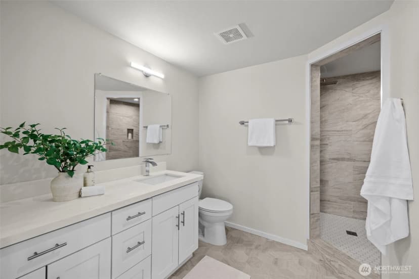Property photo for 22912 105th Avenue Se, Kent photo 23