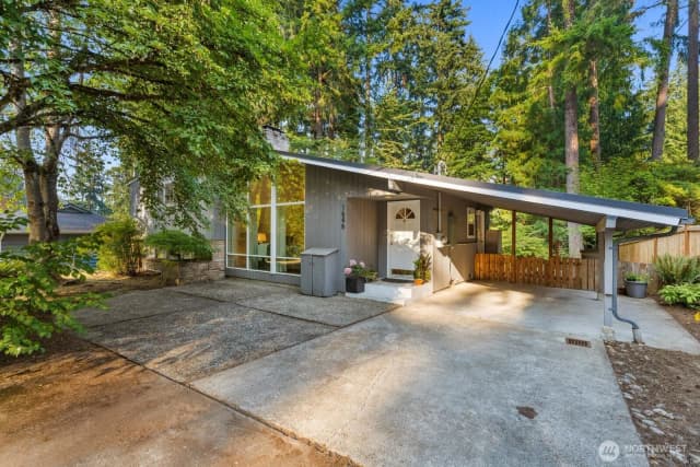 Property photo for 1646 152nd Avenue Se, Bellevue, WA 98007