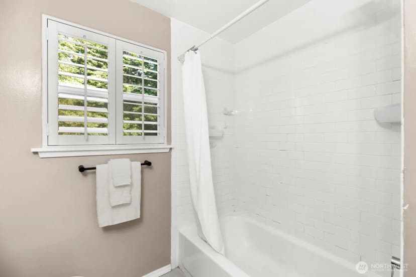 Property photo for 1646 152nd Avenue Se, Bellevue photo 25