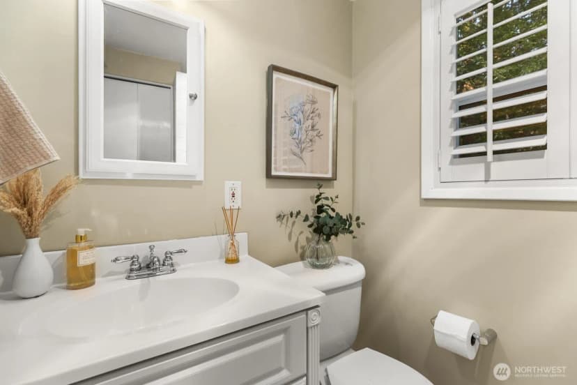 Property photo for 1646 152nd Avenue Se, Bellevue photo 31