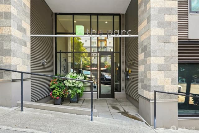 Property photo for 81 Clay Street #403, Seattle photo 3