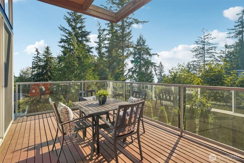 Property photo for 1522 211th Place Ne, Sammamish photo 11