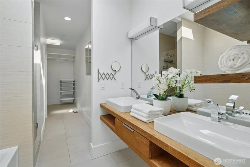 Property photo for 1522 211th Place Ne, Sammamish photo 16