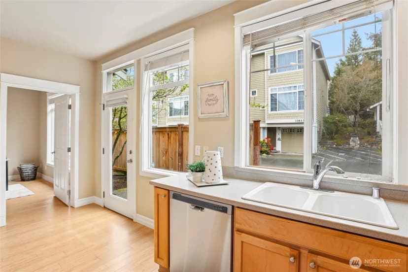 Property photo for 11875 Se 4th Place #701, Bellevue photo 13