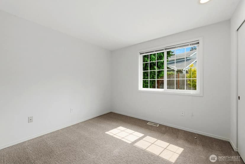 Property photo for 13011 Ne 70th Drive, Kirkland photo 32