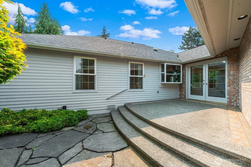 Property photo for 13011 Ne 70th Drive, Kirkland photo 17