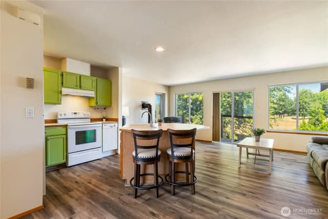 Property photo for 264 W Mayberry #202, Lynden